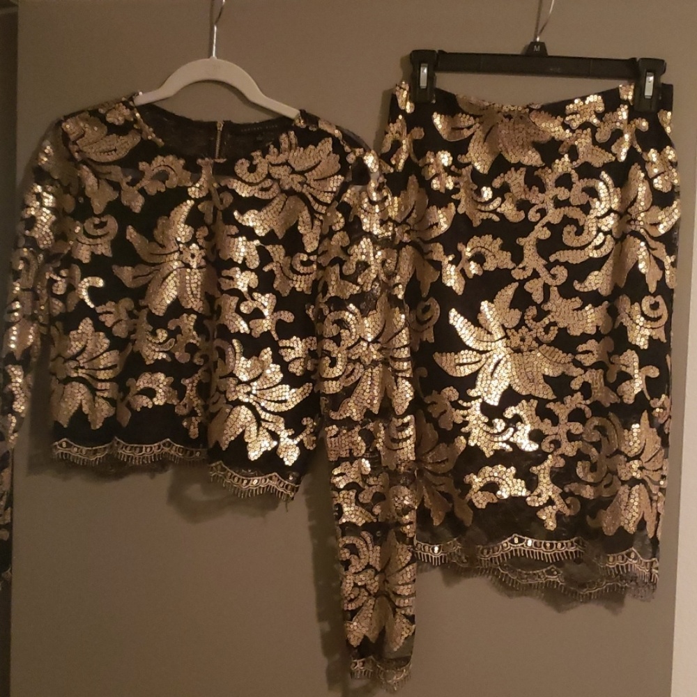 Gorgeous black/gold two piece lace & sequins